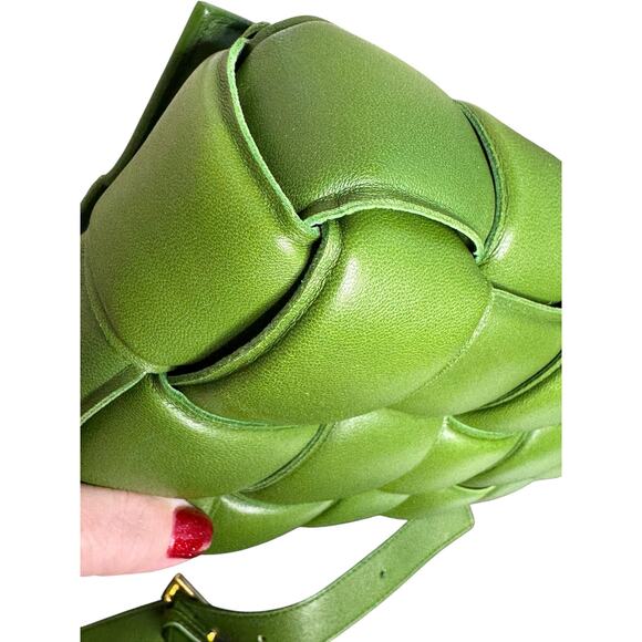 Bottega Veneta NWT Intrecciato Leather Padded Cassette in Avocado - Picture 6 of 16